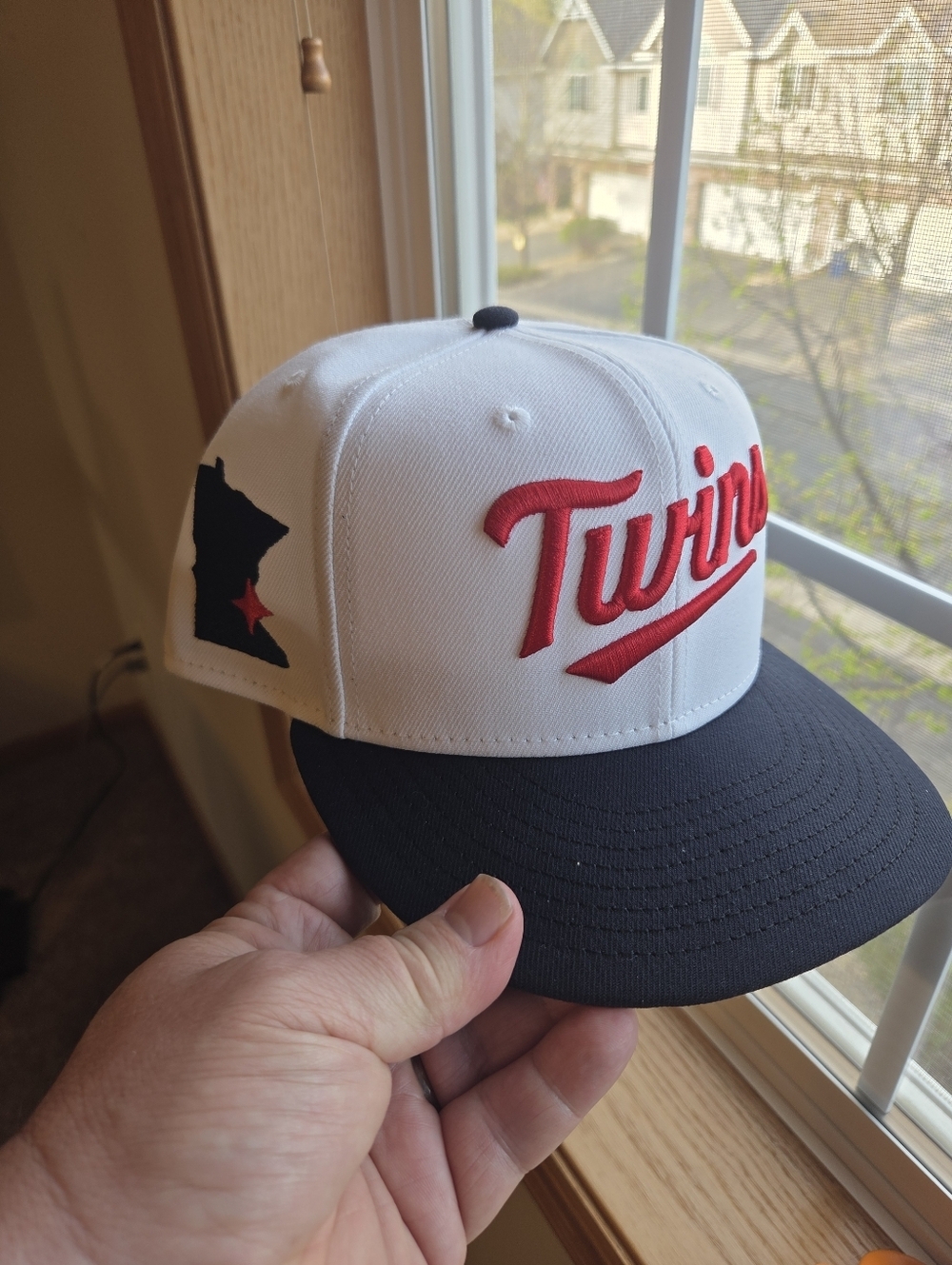 Minnesota Twins Baseball Hat, Size 7.5, White, Worn Once